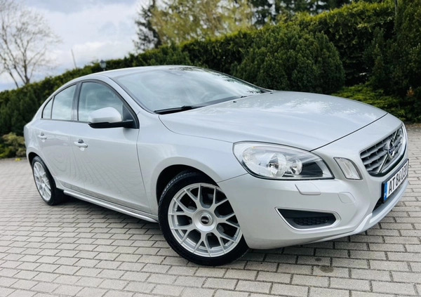Volvo S60 cena 38900 przebieg: 209000, rok produkcji 2011 z Karlino małe 781